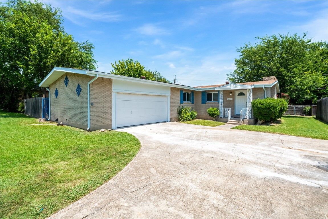 142 S Crestwood Boulevard Desoto TX 75115