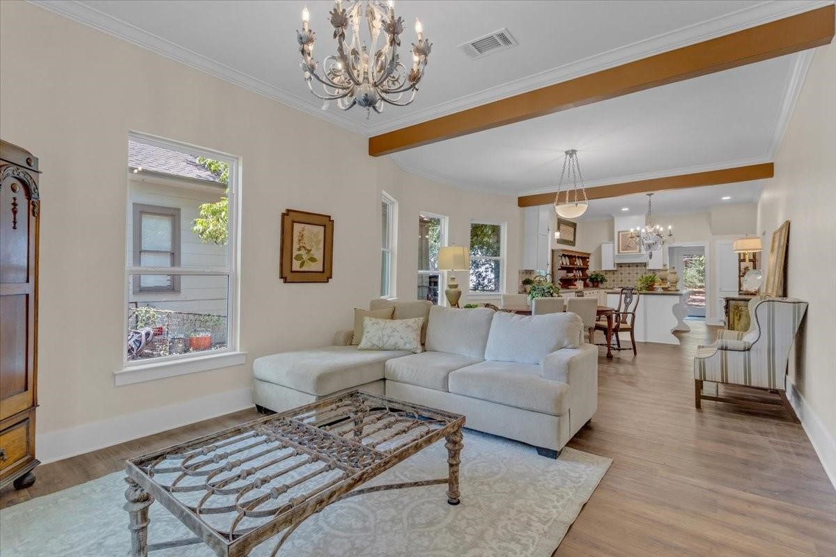 627 W Monterey Street Denison TX 75020