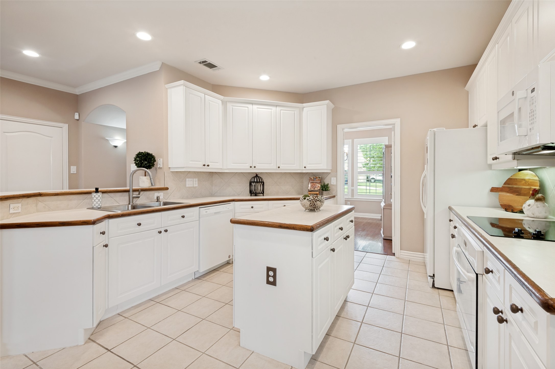 2628 Britany Circle Bedford TX 76022