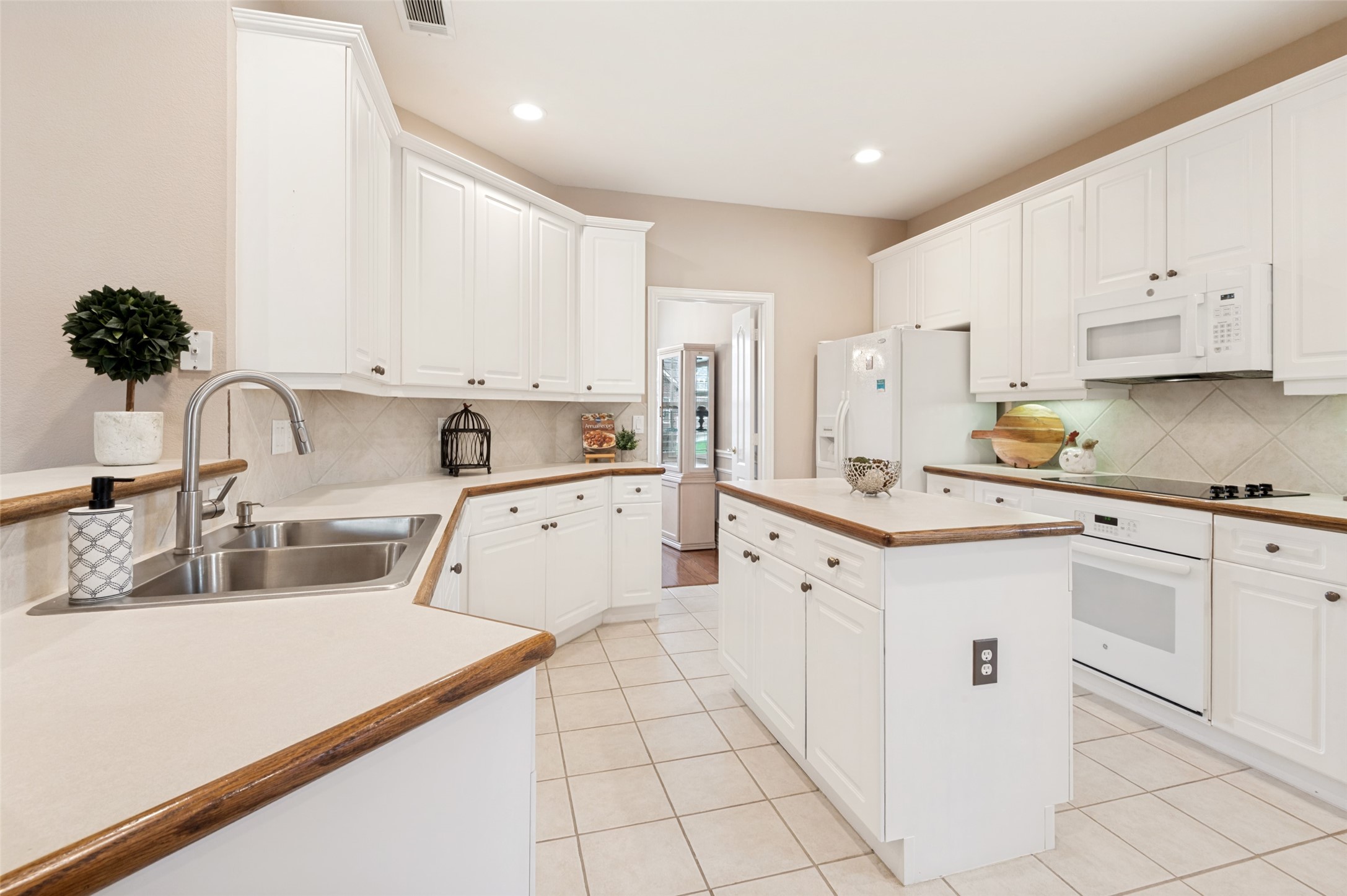 2628 Britany Circle Bedford TX 76022