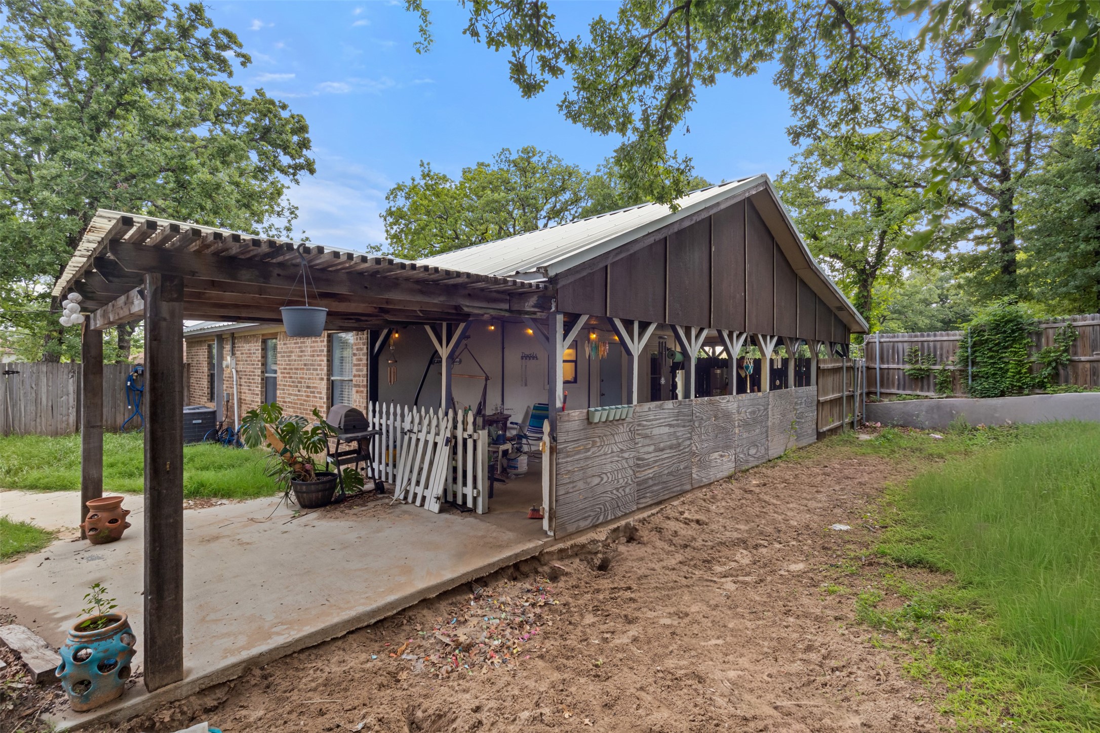316 Hickorywood Street Azle TX 76020