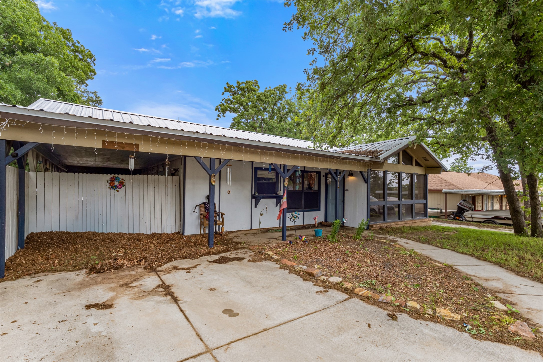 316 Hickorywood Street Azle TX 76020