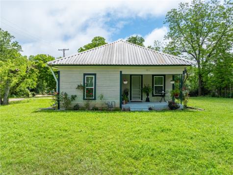 301 S Pecan Street Milford TX 76670