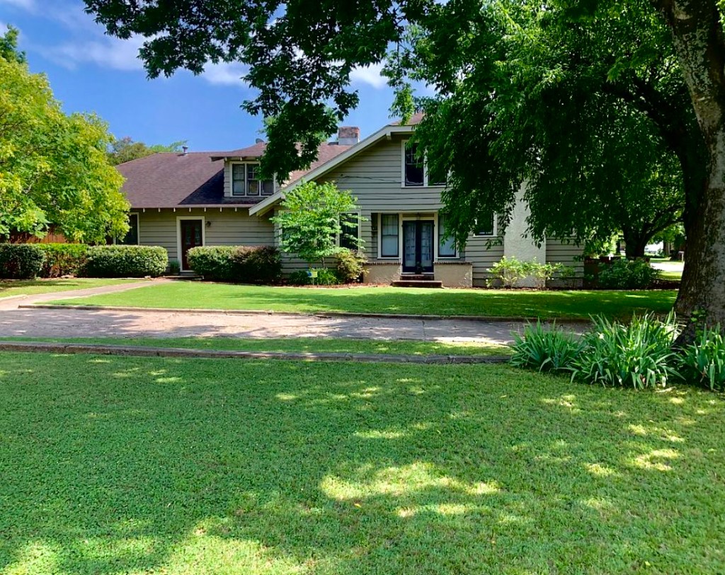 1001 S Locust Street Clarksville TX 75426