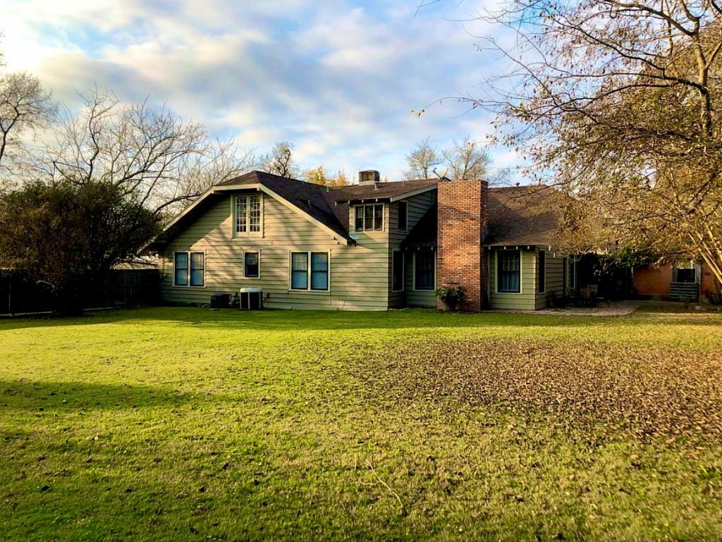 1001 S Locust Street Clarksville TX 75426