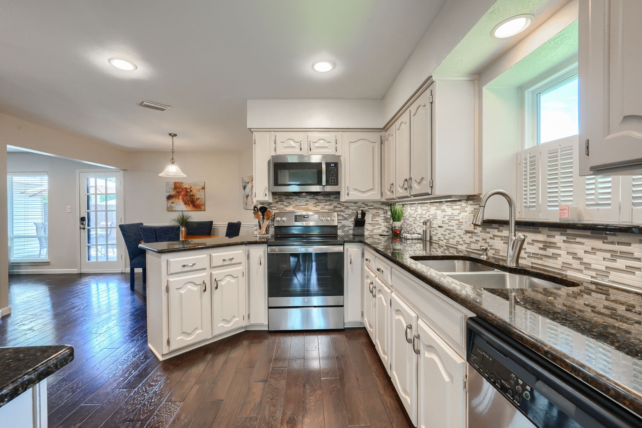 106 Waits Circle Garland TX 75043