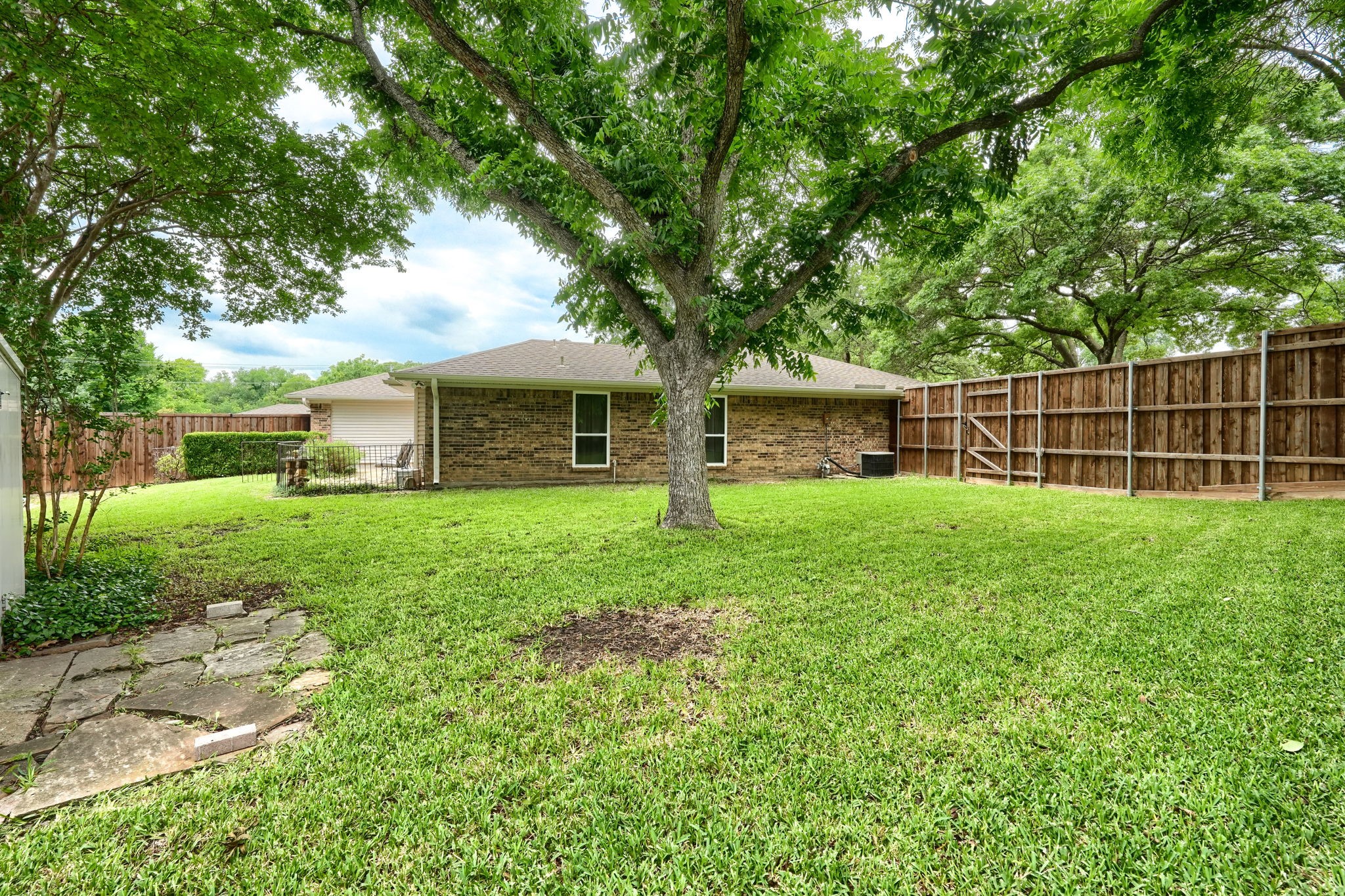 106 Waits Circle Garland TX 75043
