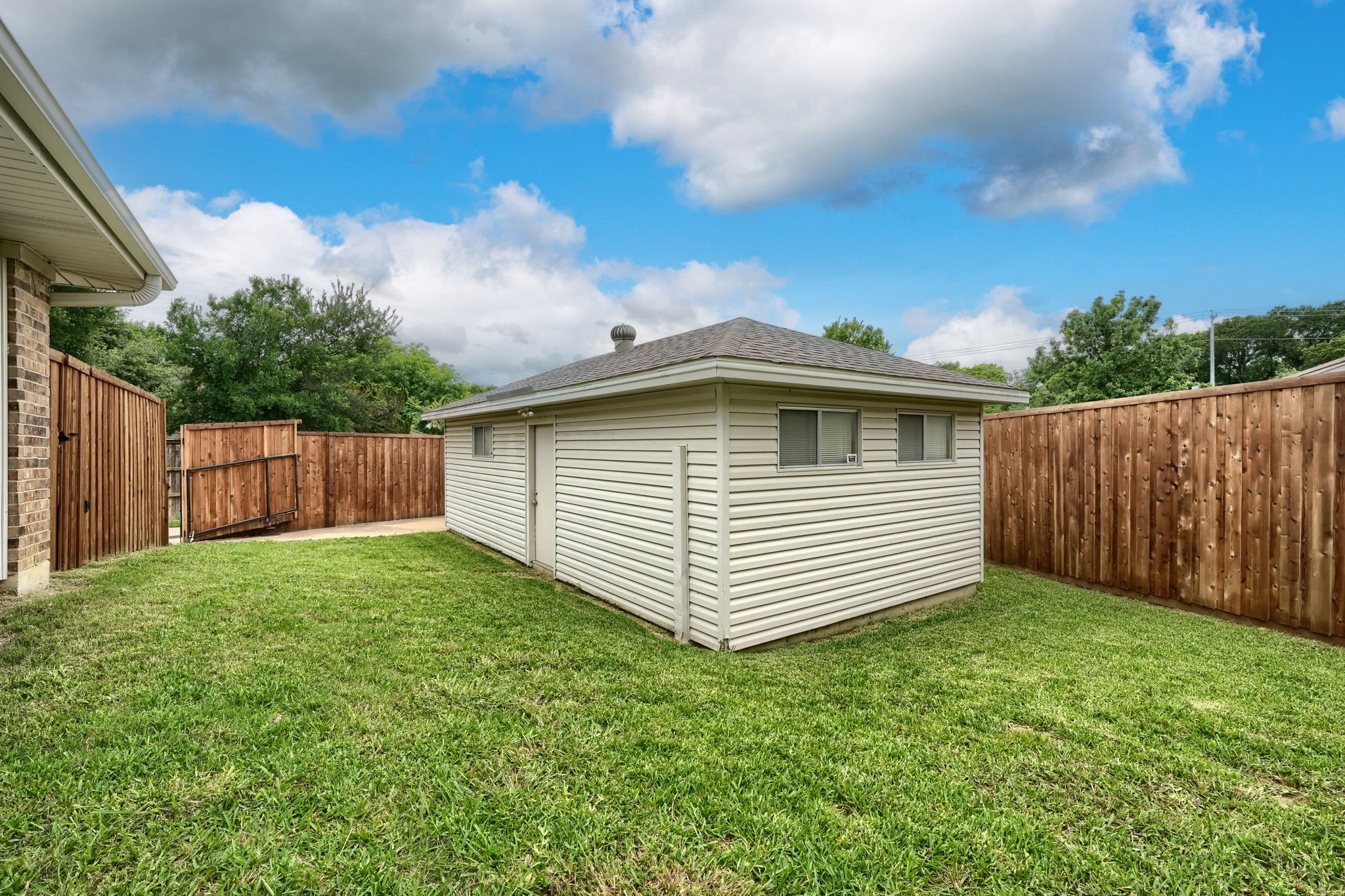 106 Waits Circle Garland TX 75043