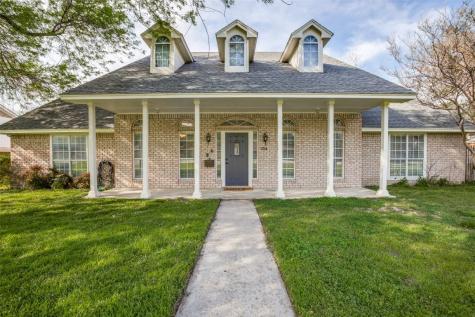 734 Egyptian Way Grand Prairie TX 75050