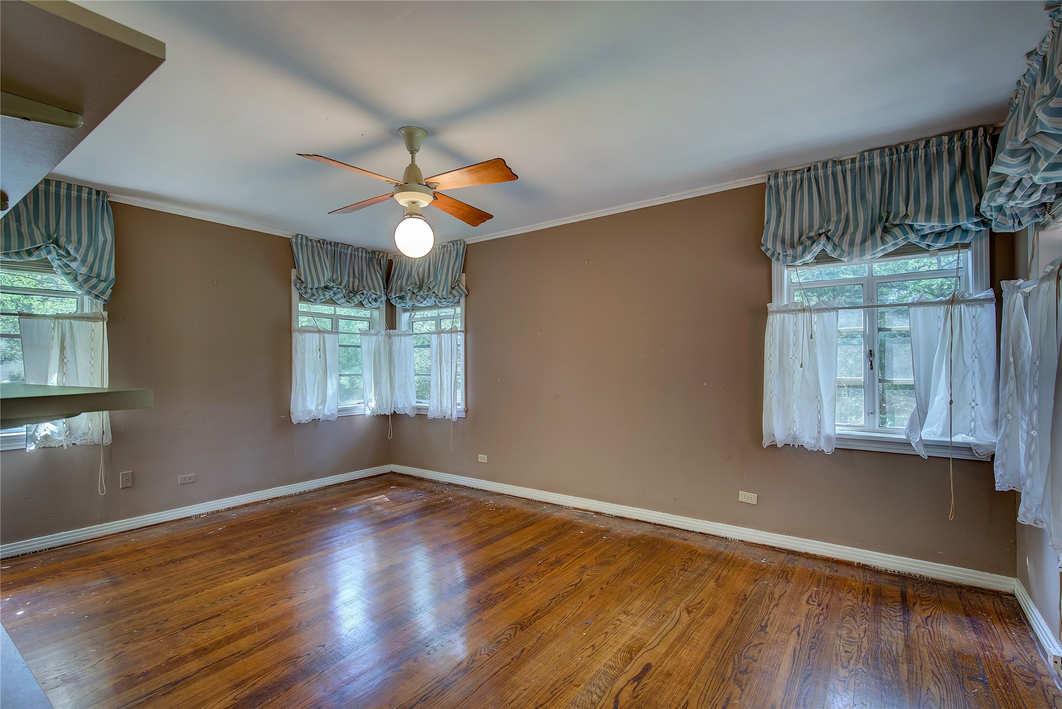 7 Oak Village Drive Greenville TX 75402