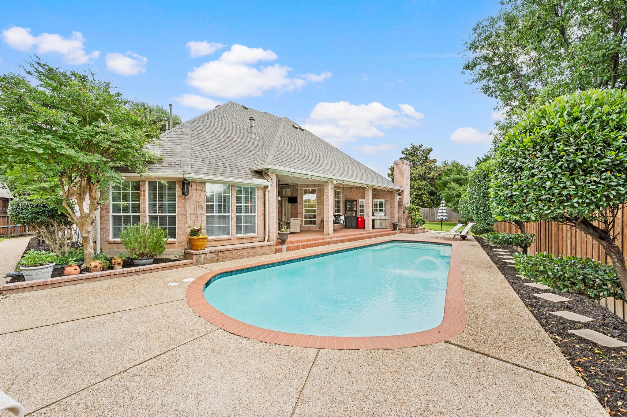 8800 Thornway Drive North Richland Hills TX 76182