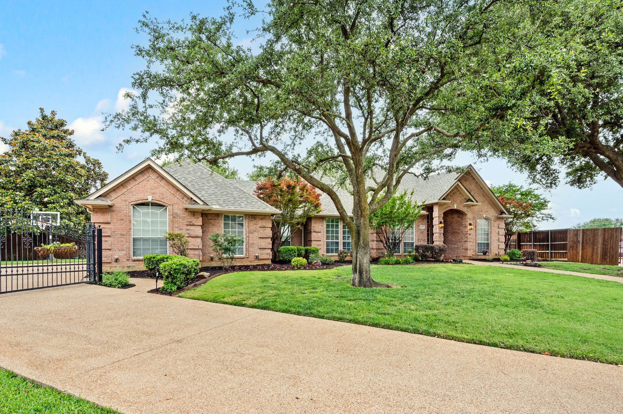 8800 Thornway Drive North Richland Hills TX 76182