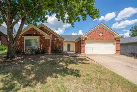 6833 Greenleaf Drive North Richland Hills TX 76182