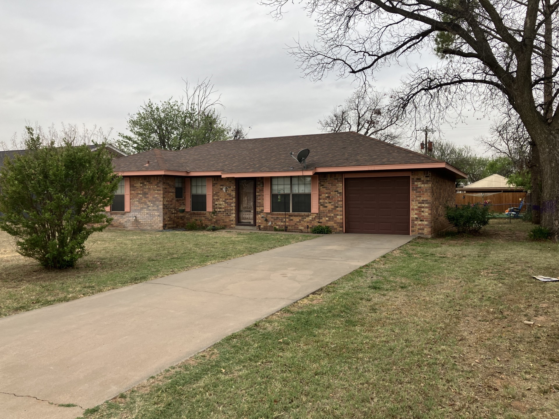 604 S Cedar Street Seymour TX 76380