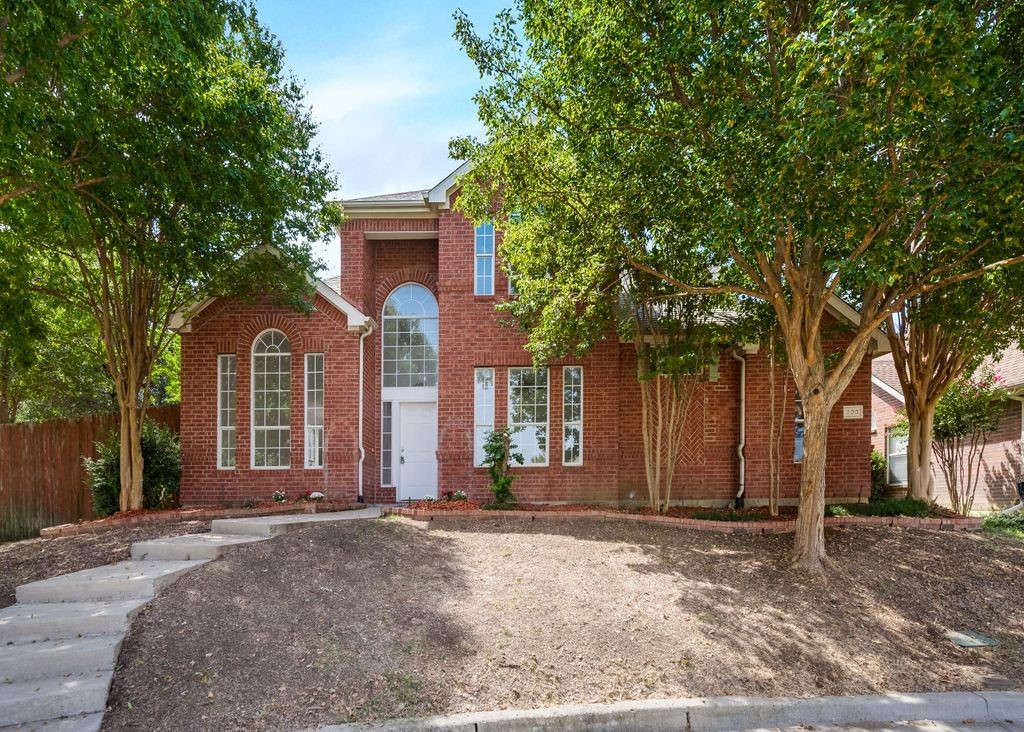 800 Deering Drive Lewisville TX 75067