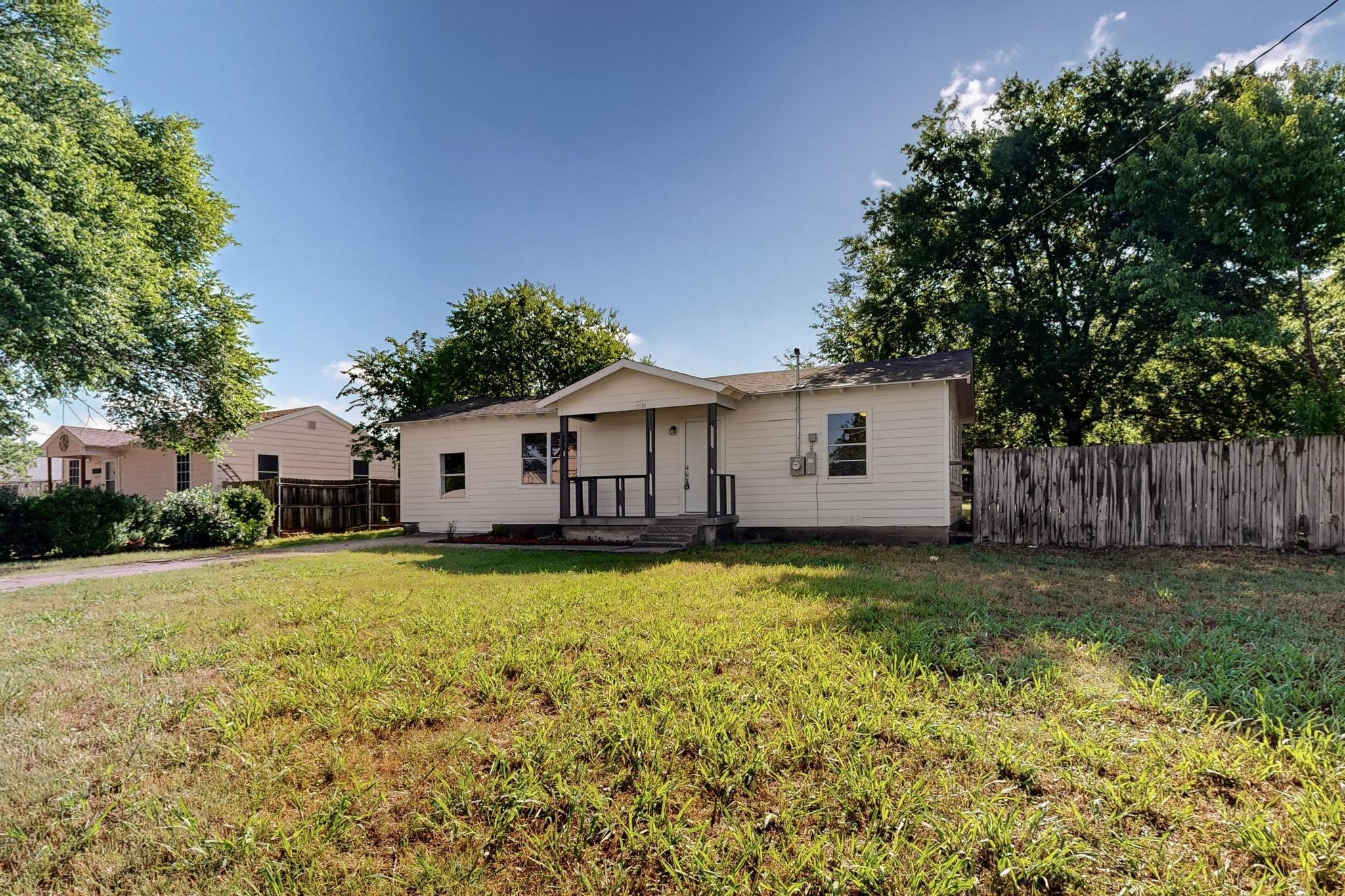 2530 Gerry Way Street Lancaster TX 75134
