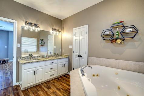 5611 County Road 4705 Commerce TX 75428