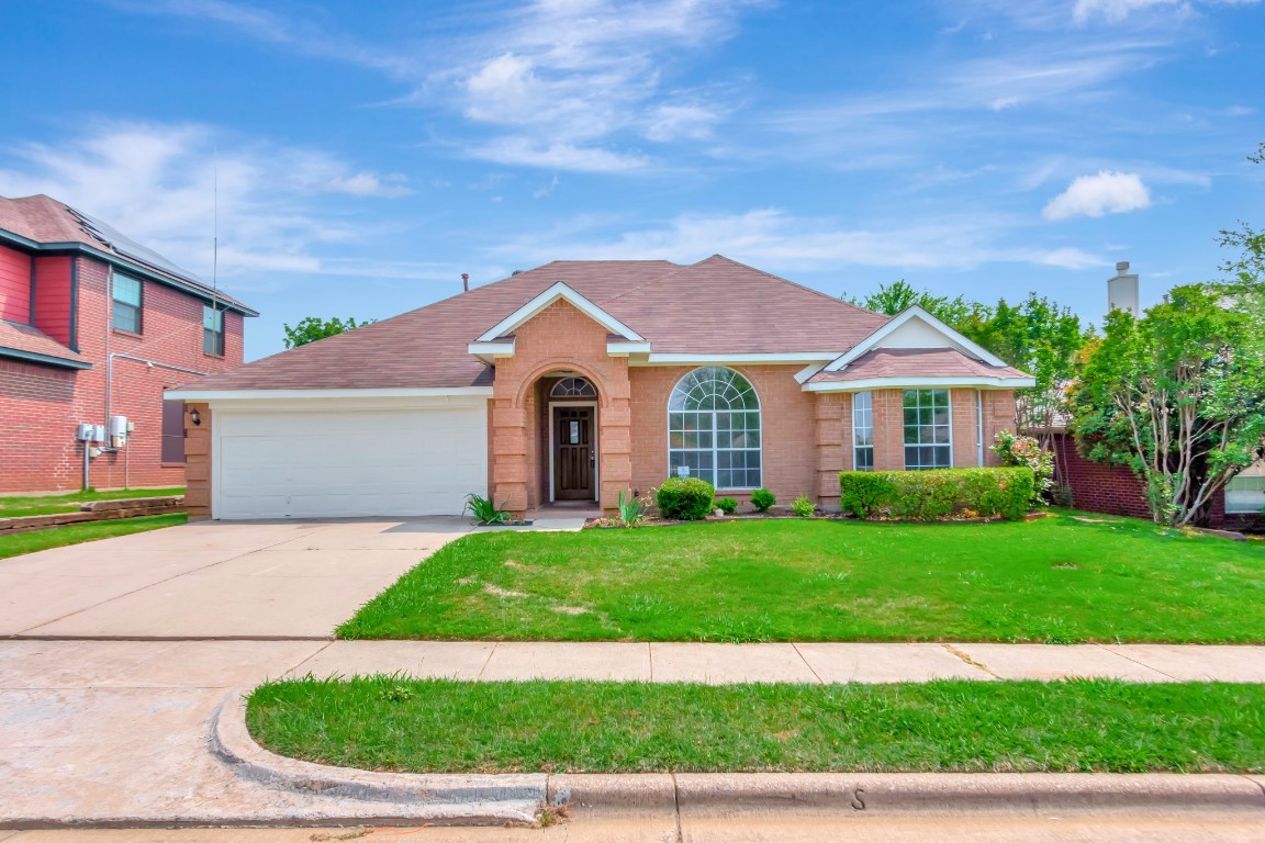 6736 Moss Lane North Richland Hills TX 76182