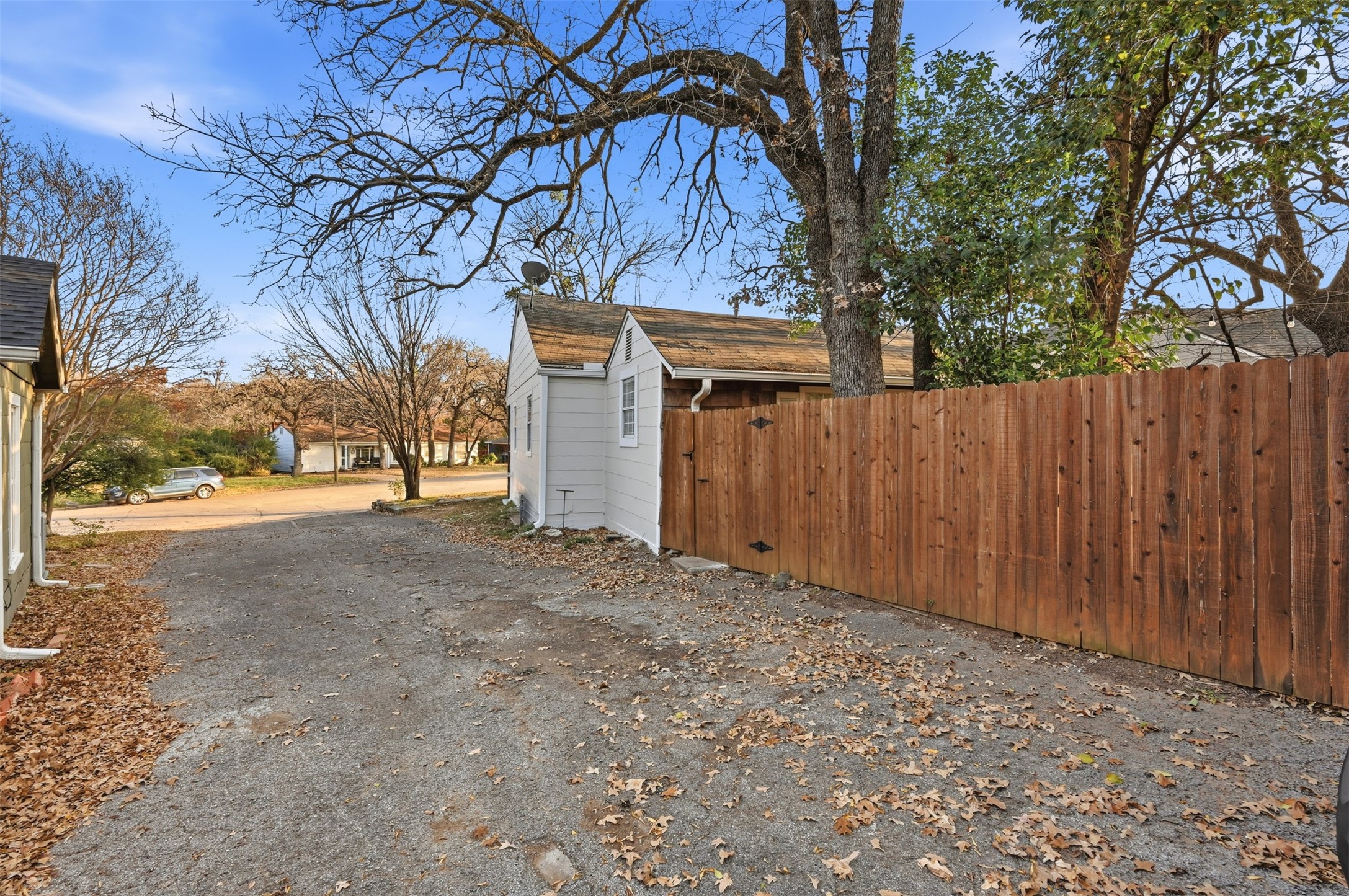 2129 Cardinal Lane Fort Worth TX 76111