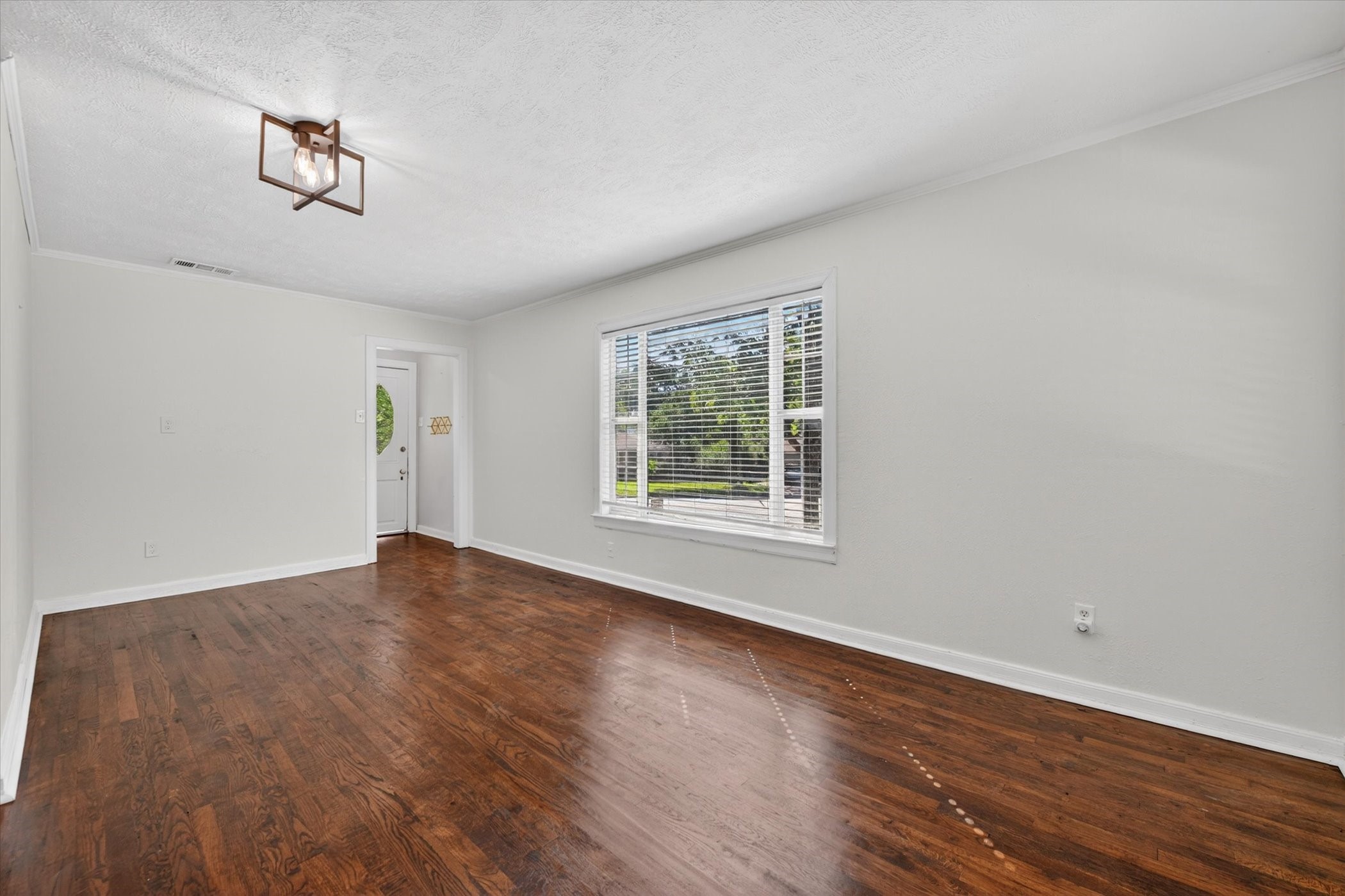 2129 Cardinal Lane Fort Worth TX 76111