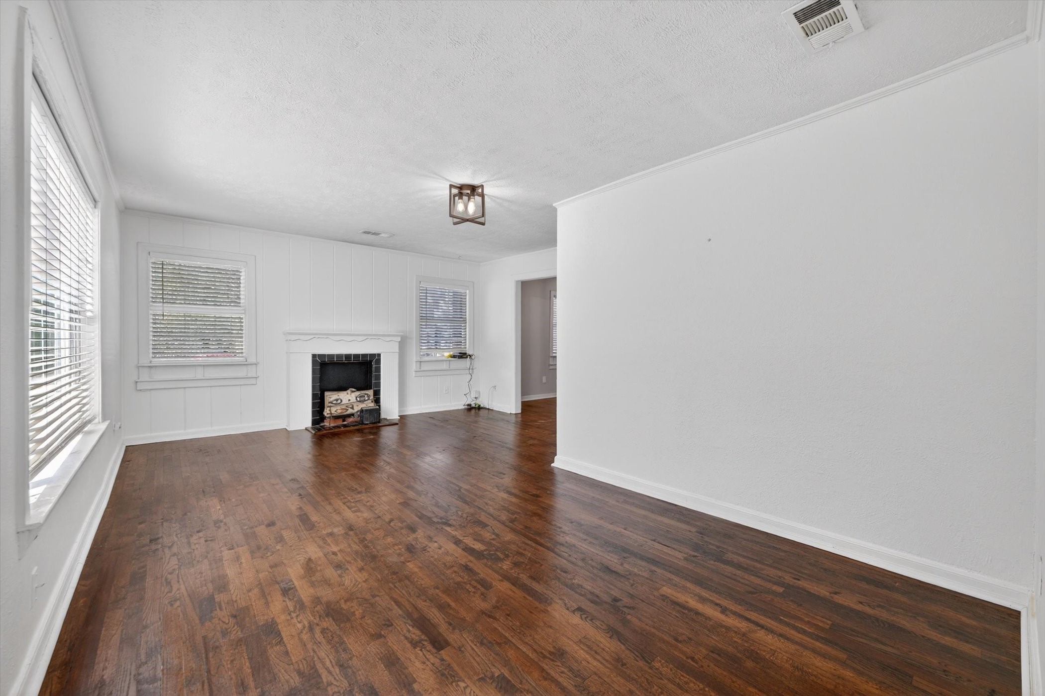 2129 Cardinal Lane Fort Worth TX 76111