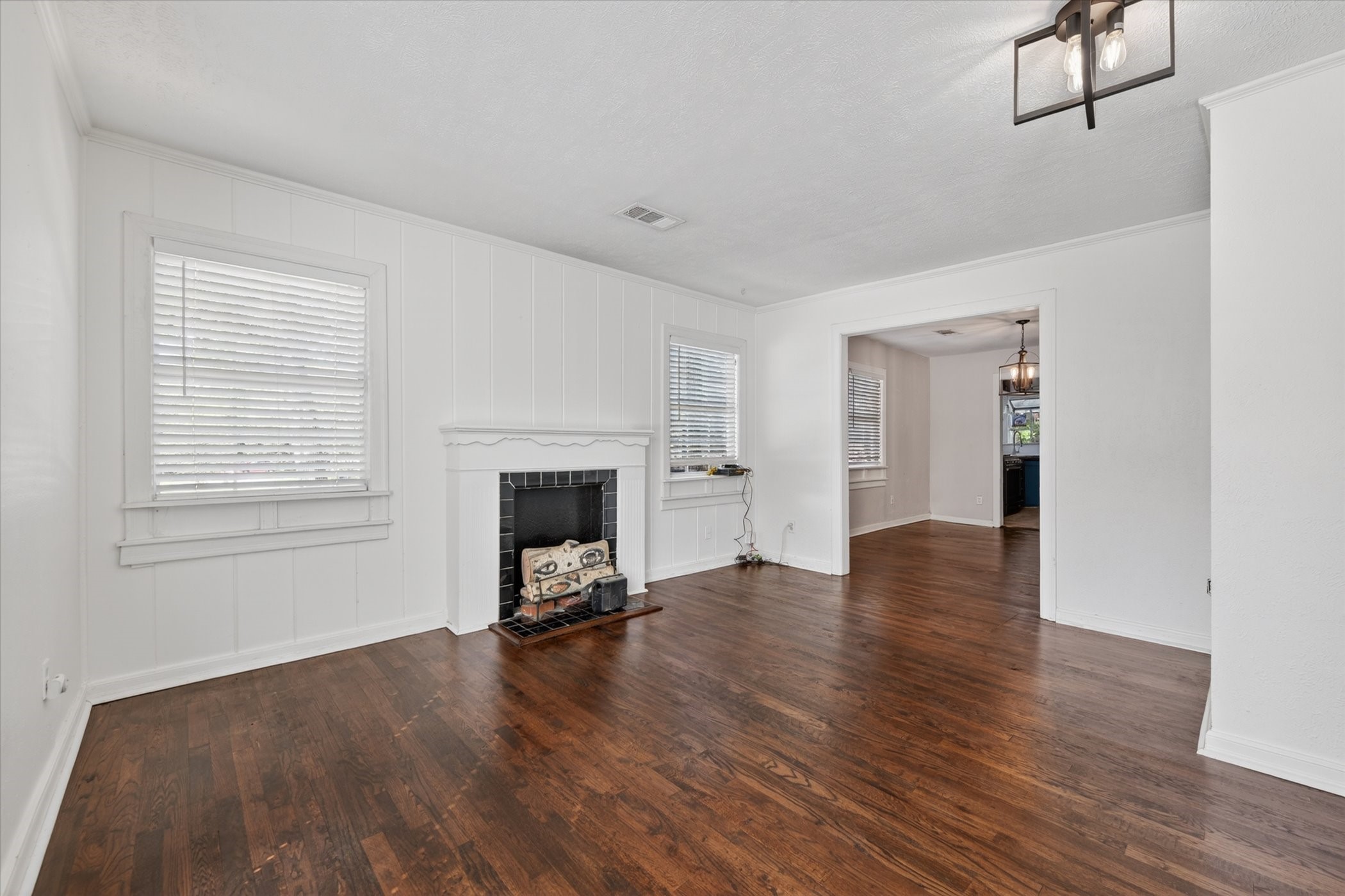 2129 Cardinal Lane Fort Worth TX 76111