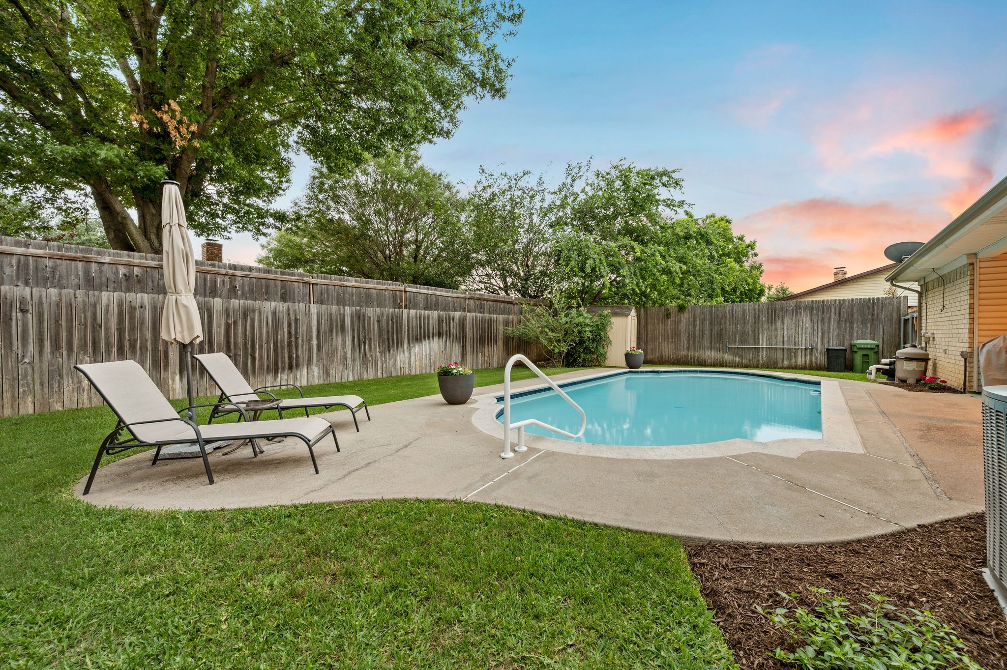3004 Mossy Oak Lane Bedford TX 76021