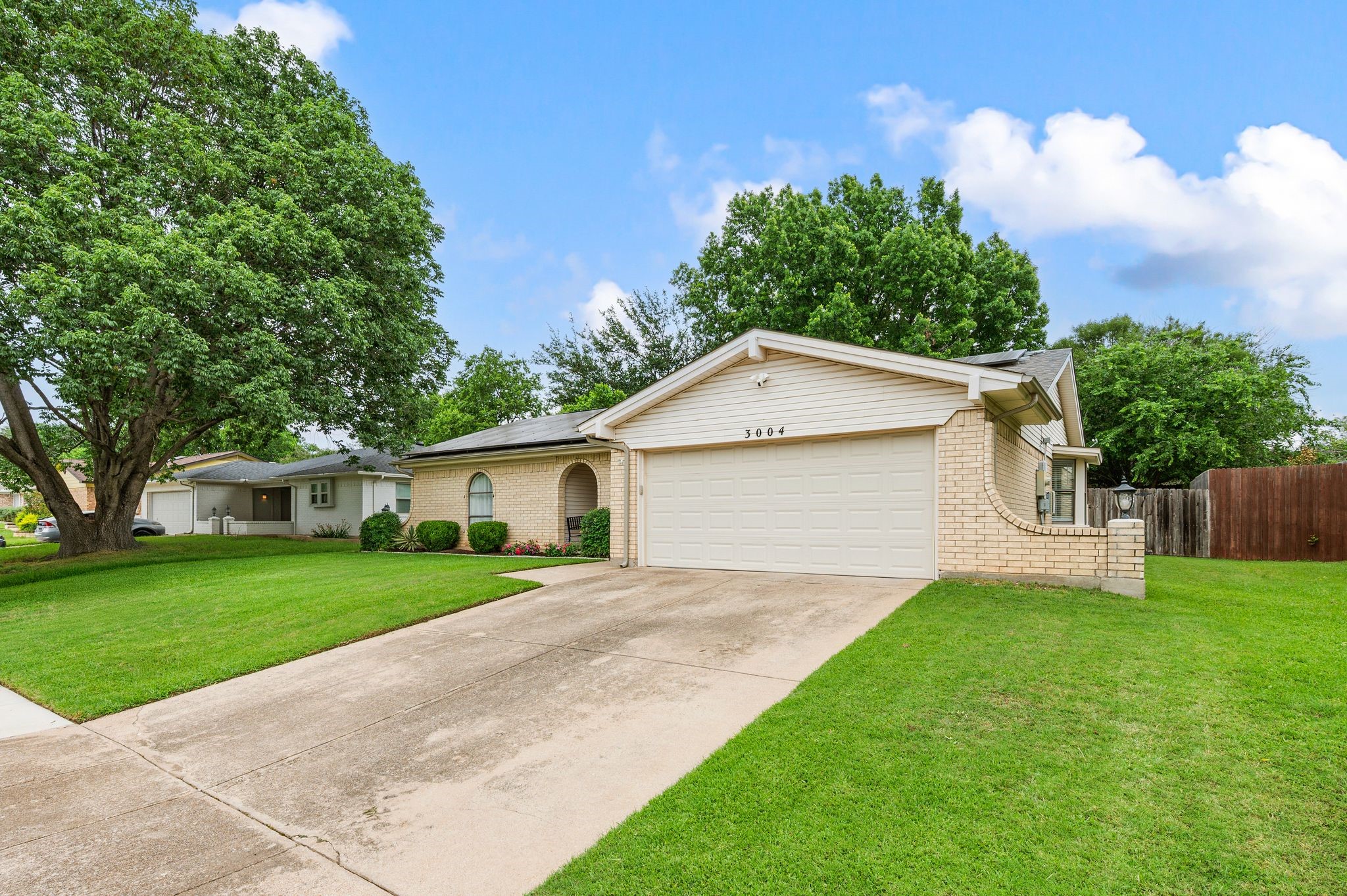 3004 Mossy Oak Lane Bedford TX 76021