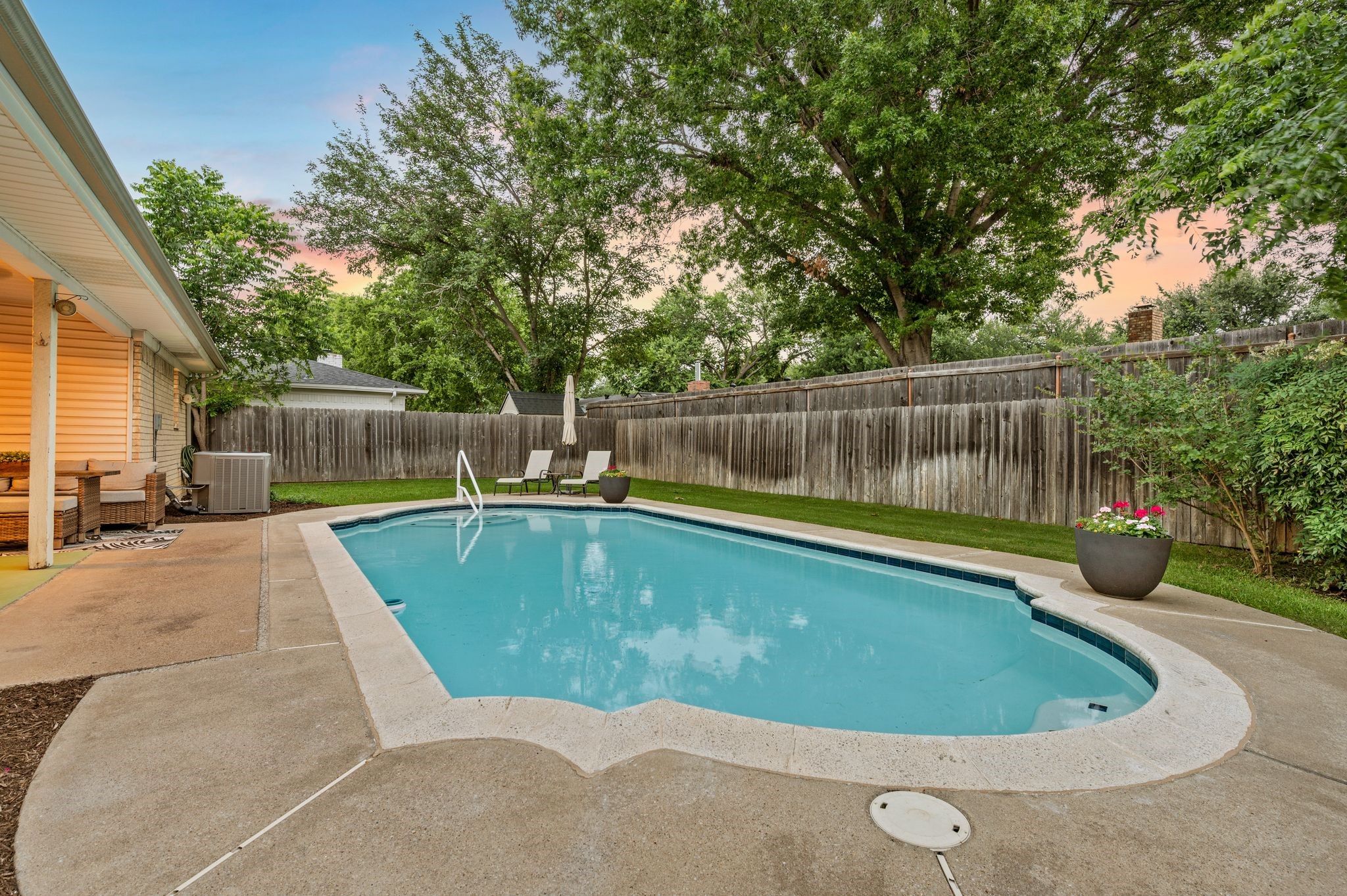 3004 Mossy Oak Lane Bedford TX 76021