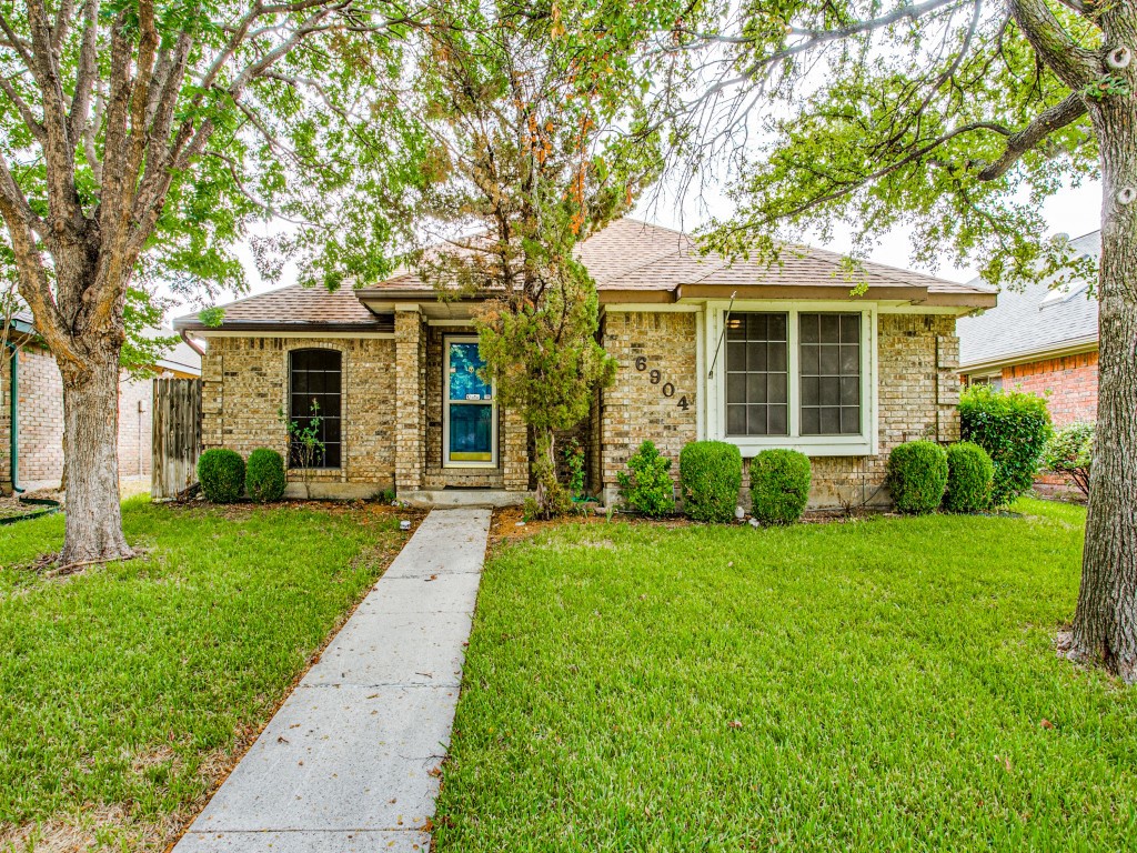 6904 Bentley Avenue Fort Worth TX 76137