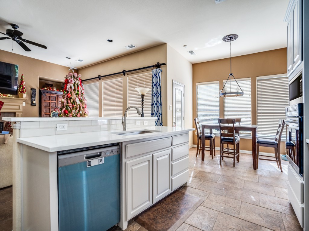 369 Parkvillage Avenue Fairview TX 75069