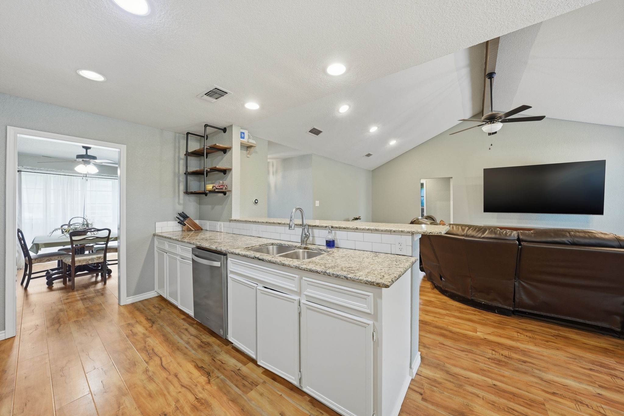 6521 Riviera Drive North Richland Hills TX 76180