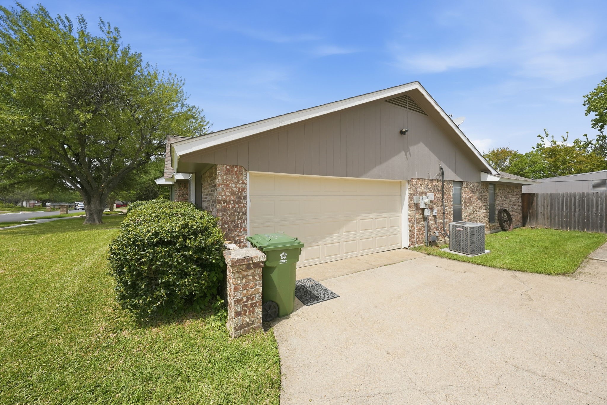 6521 Riviera Drive North Richland Hills TX 76180