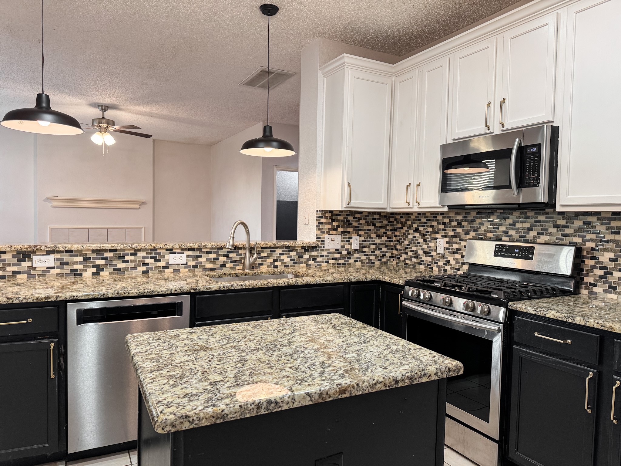 1184 Courtney Lane Lewisville TX 75077