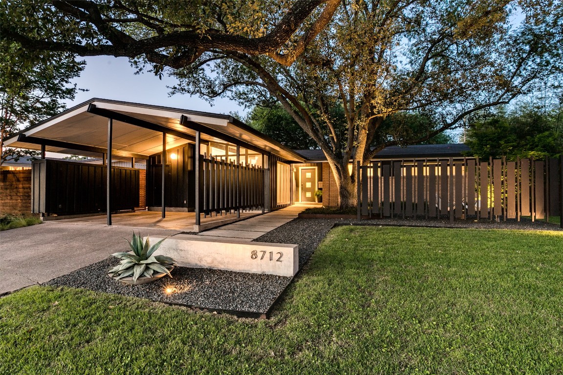 8712 Rolling Rock Lane Dallas TX 75238