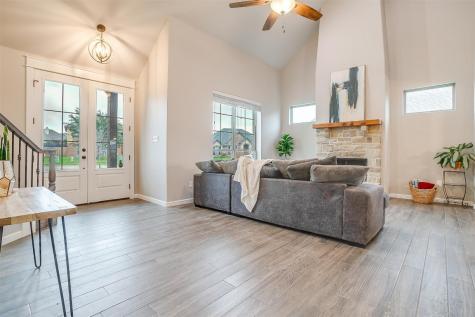 1719 Lakeway Drive Cleburne TX 76033