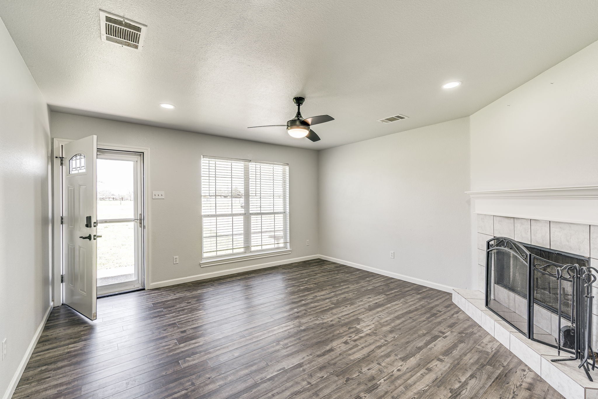 2740 Lexie Lane Waxahachie TX 75167
