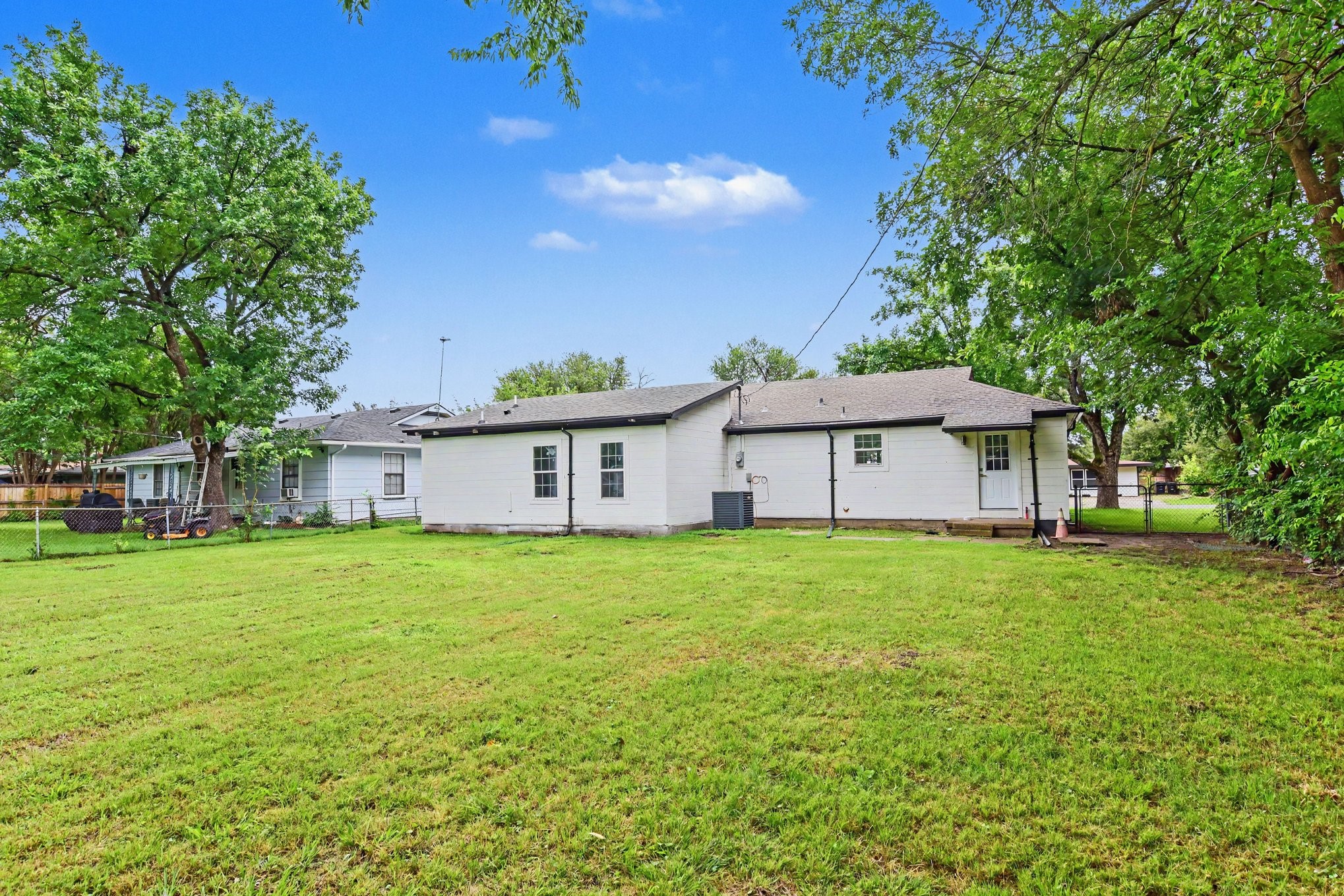 2610 Hillcrest Avenue Greenville TX 75402