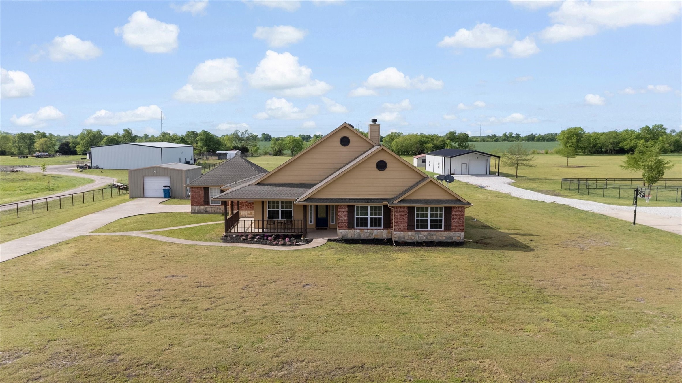 6215 Bridle Trail Caddo Mills TX 75135