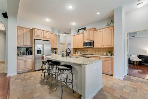 2723 Ponce De Leon Grand Prairie TX 75054