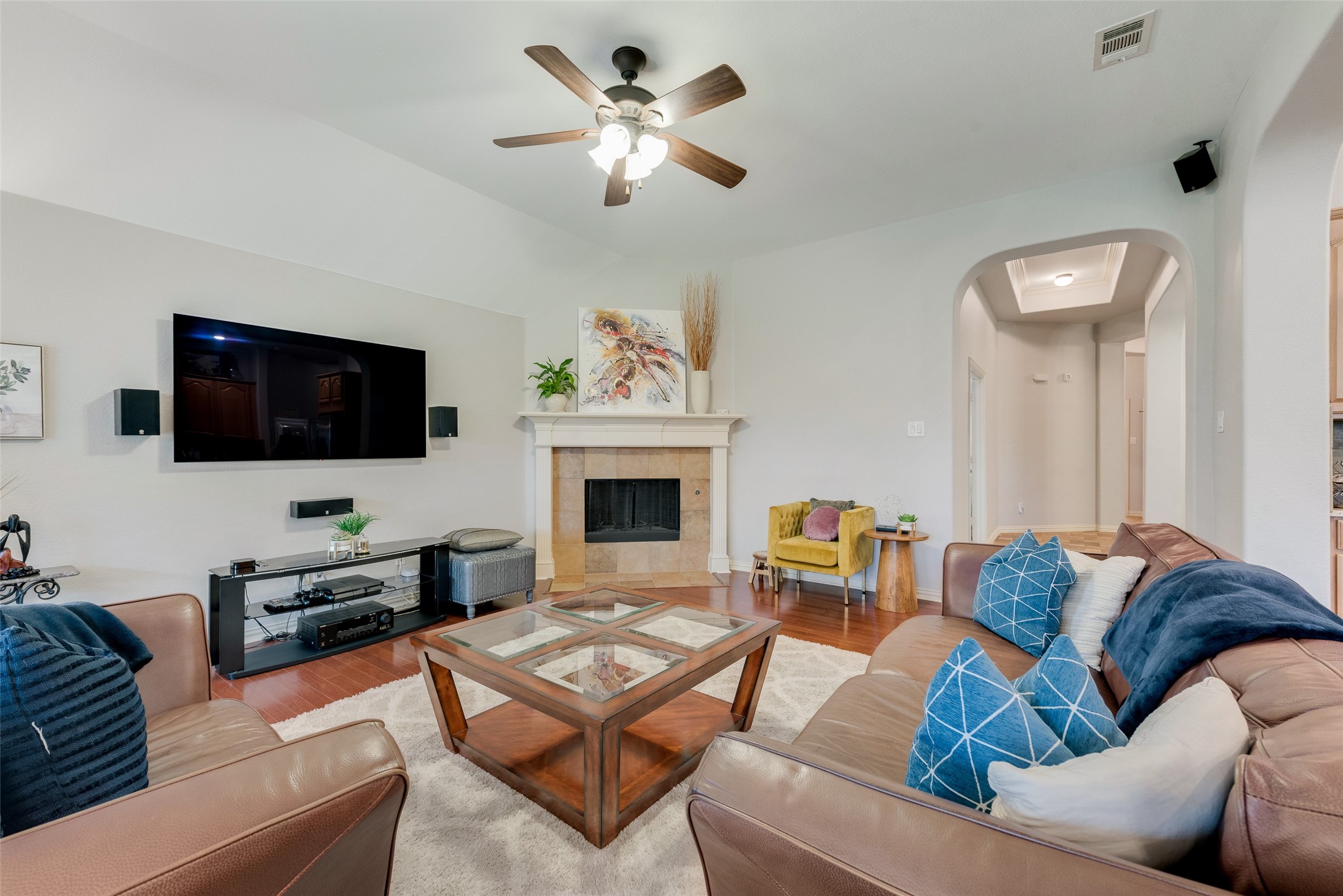 2723 Ponce De Leon Grand Prairie TX 75054