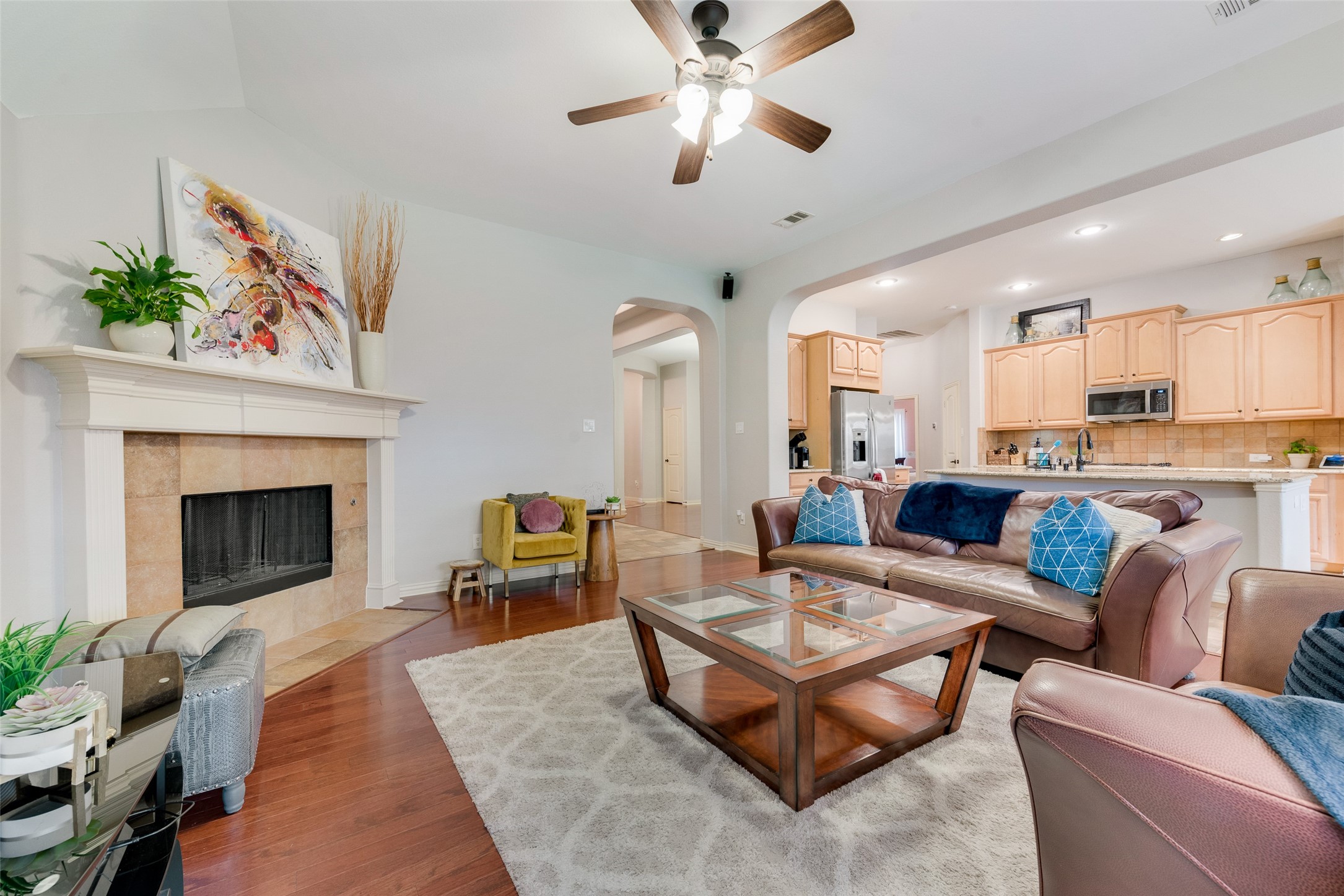 2723 Ponce De Leon Grand Prairie TX 75054