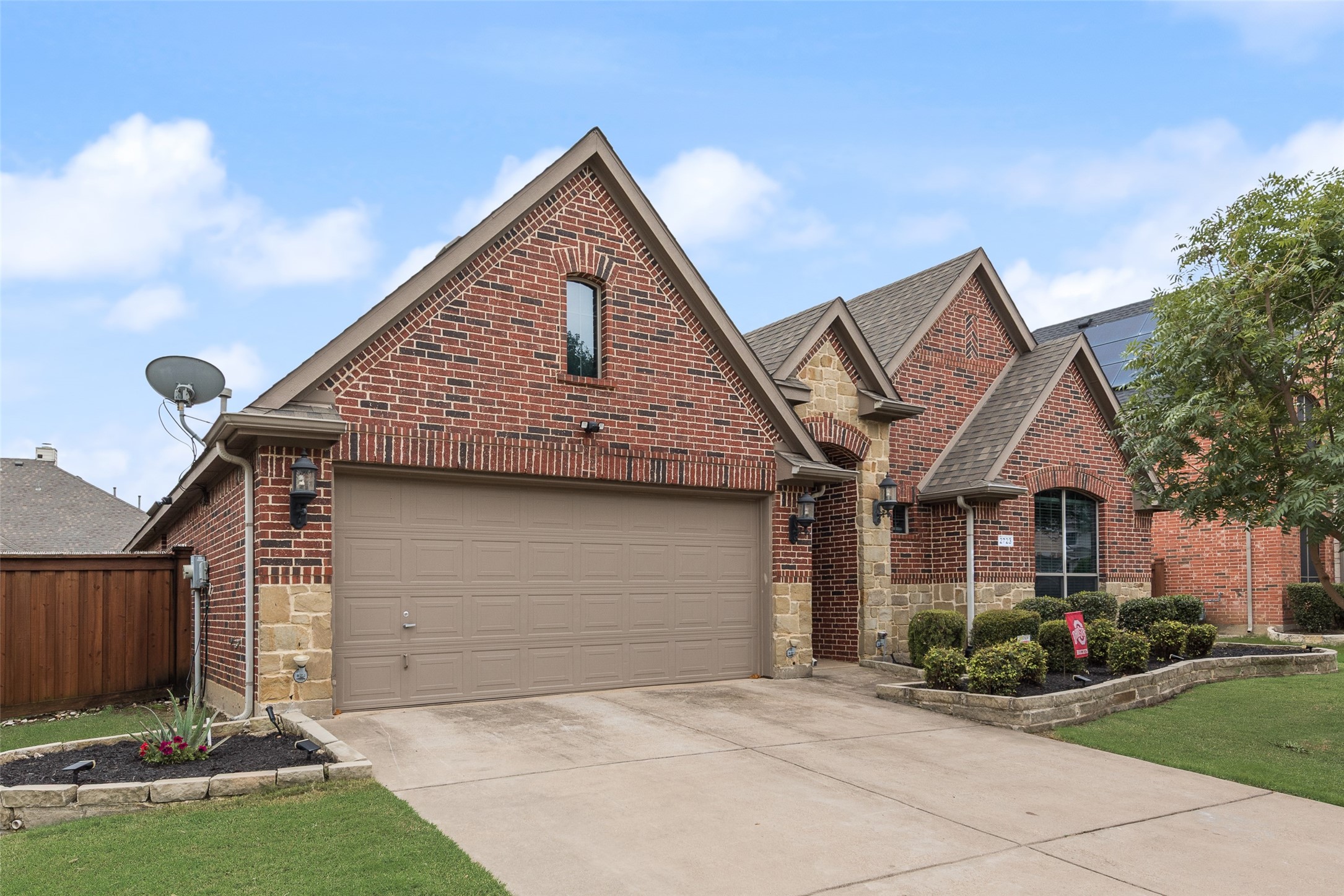 2723 Ponce De Leon Grand Prairie TX 75054