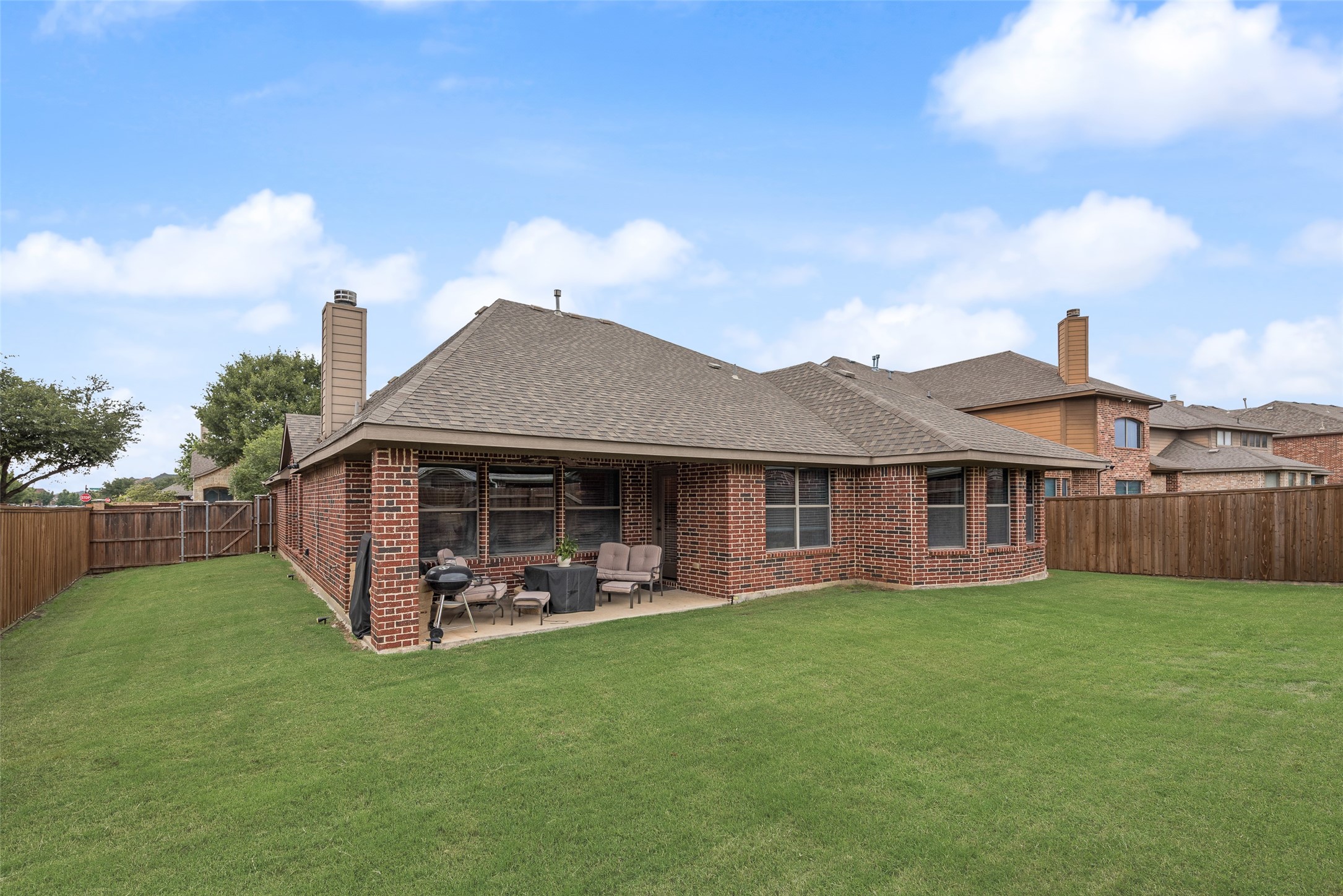 2723 Ponce De Leon Grand Prairie TX 75054