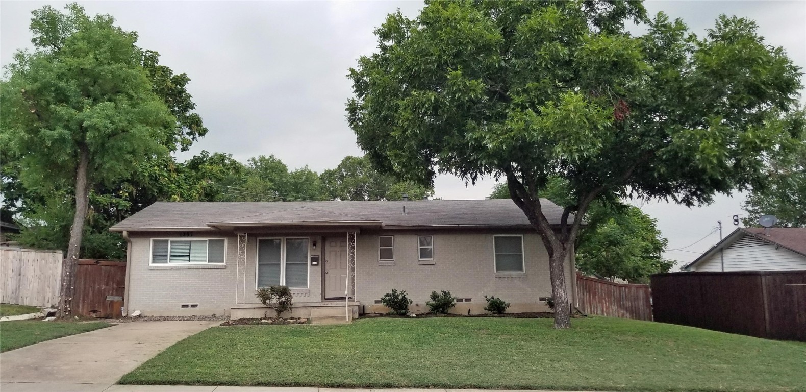 1207 E Alan Avenue Carrollton TX 75006