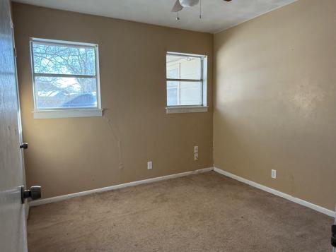 1930 Fm 195 Paris TX 75460
