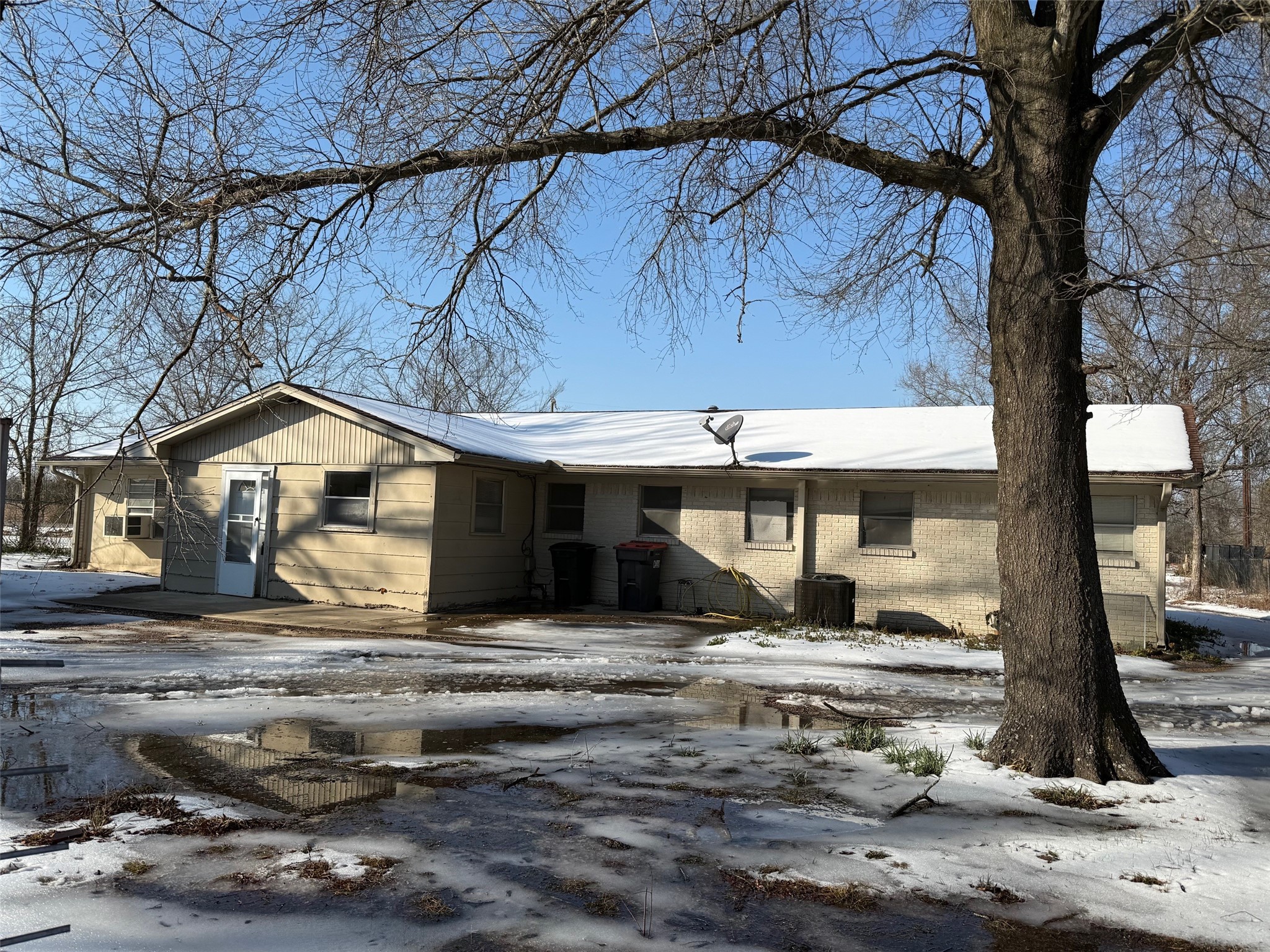 1930 Fm 195 Paris TX 75460