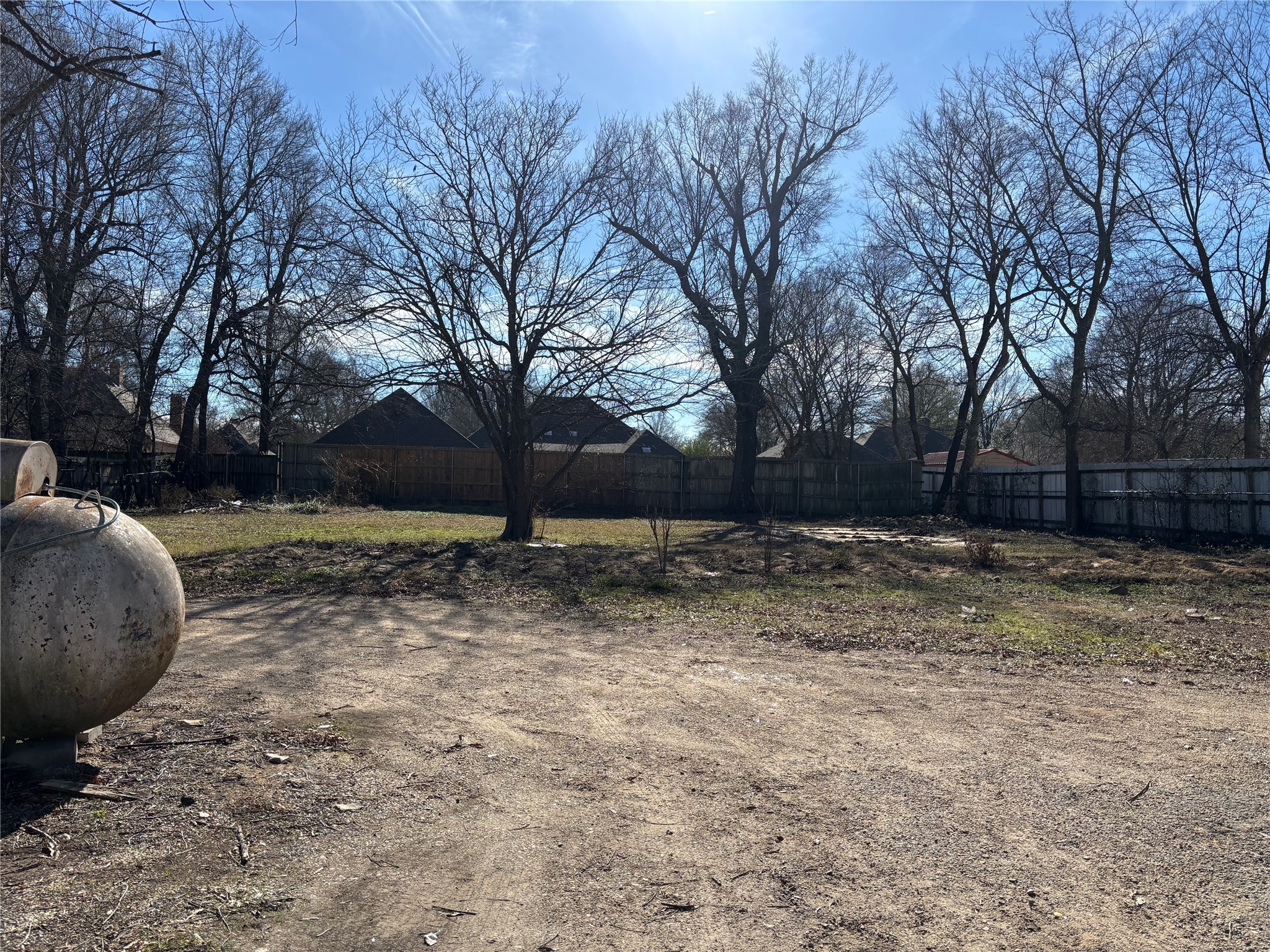 1930 Fm 195 Paris TX 75460