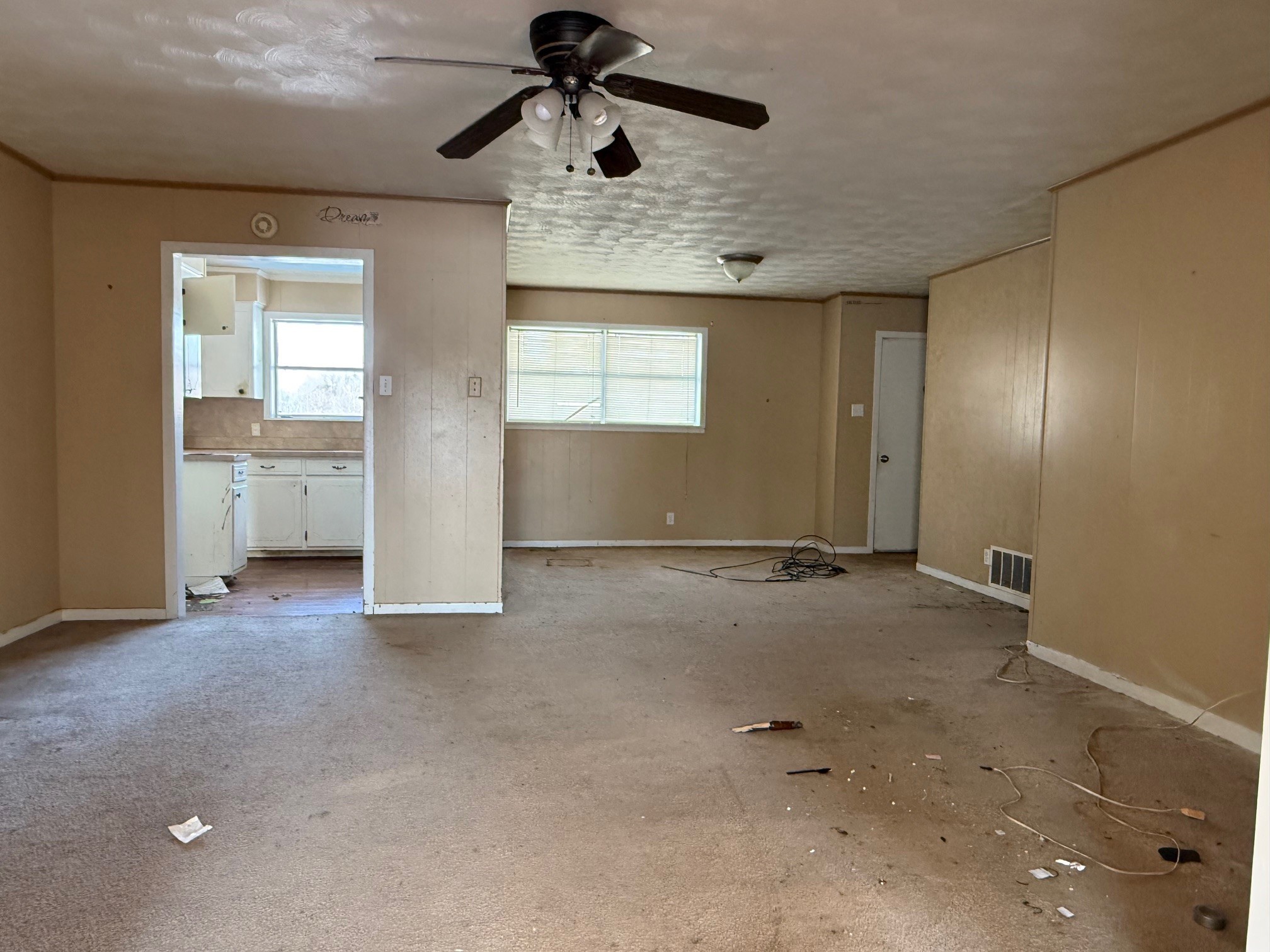 1930 Fm 195 Paris TX 75460