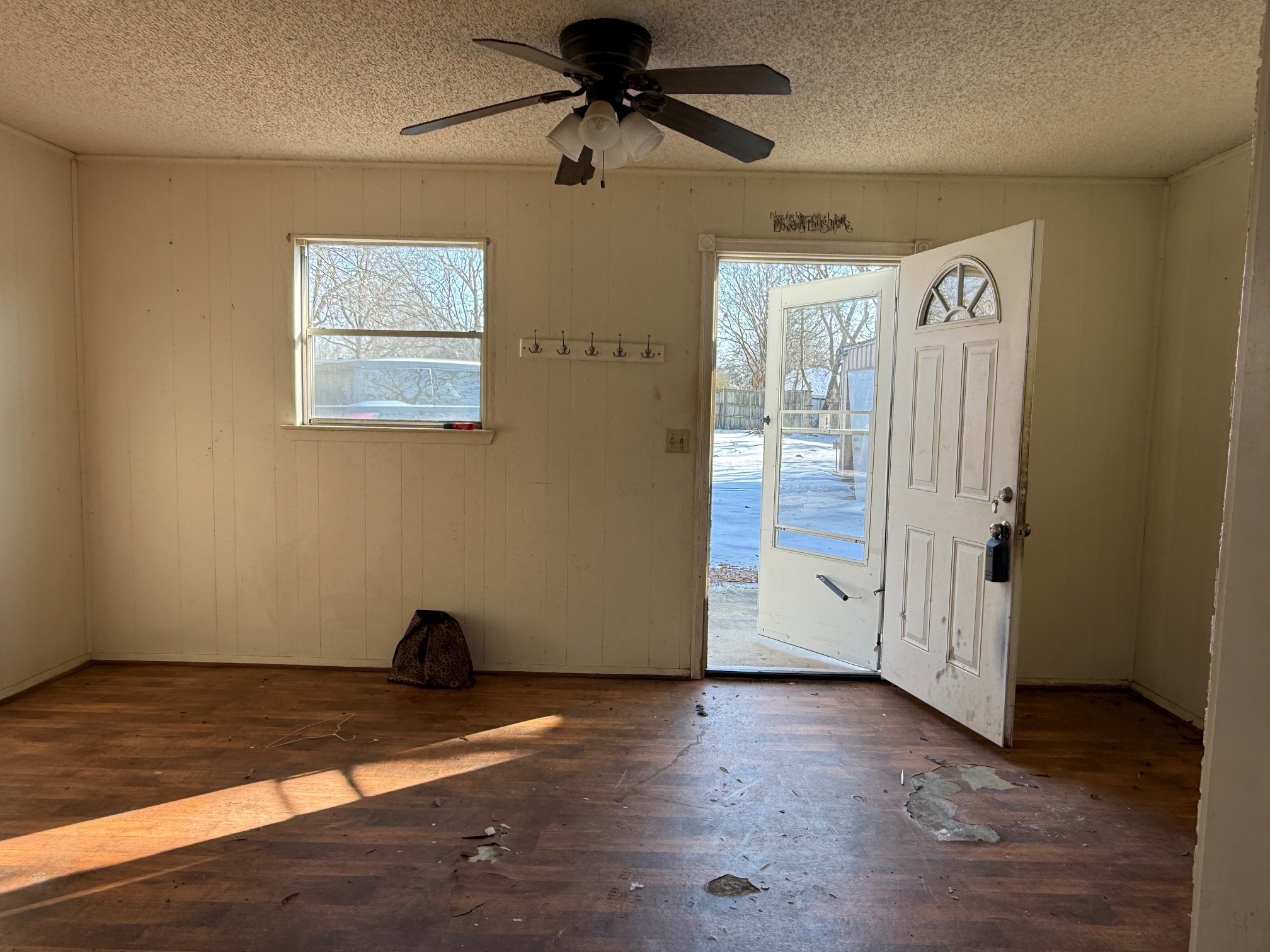 1930 Fm 195 Paris TX 75460